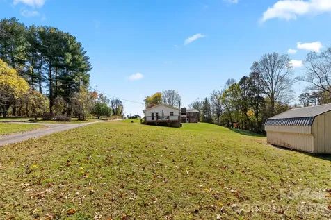 24 Ian River Drive Asheville NC 28806
