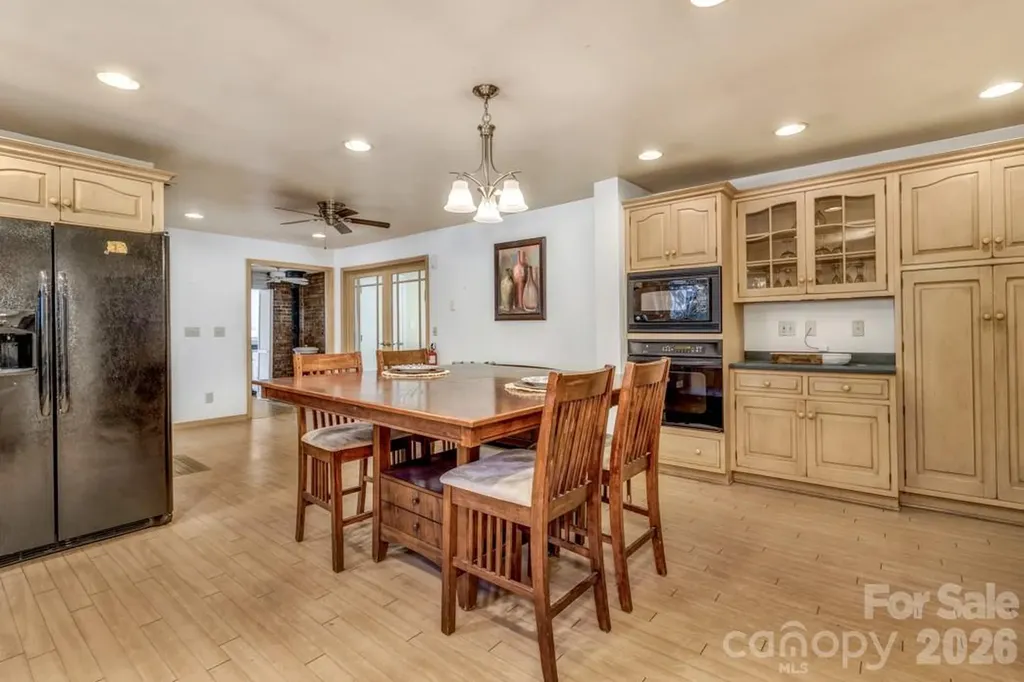 111 Hidden Pond Lane Asheville NC 28804