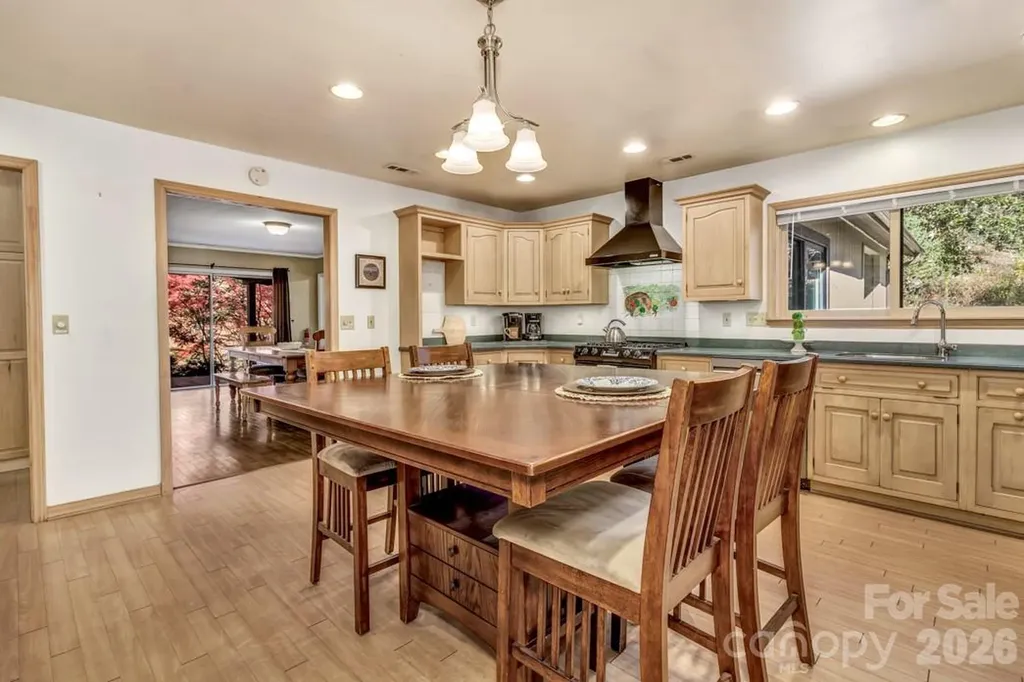 111 Hidden Pond Lane Asheville NC 28804