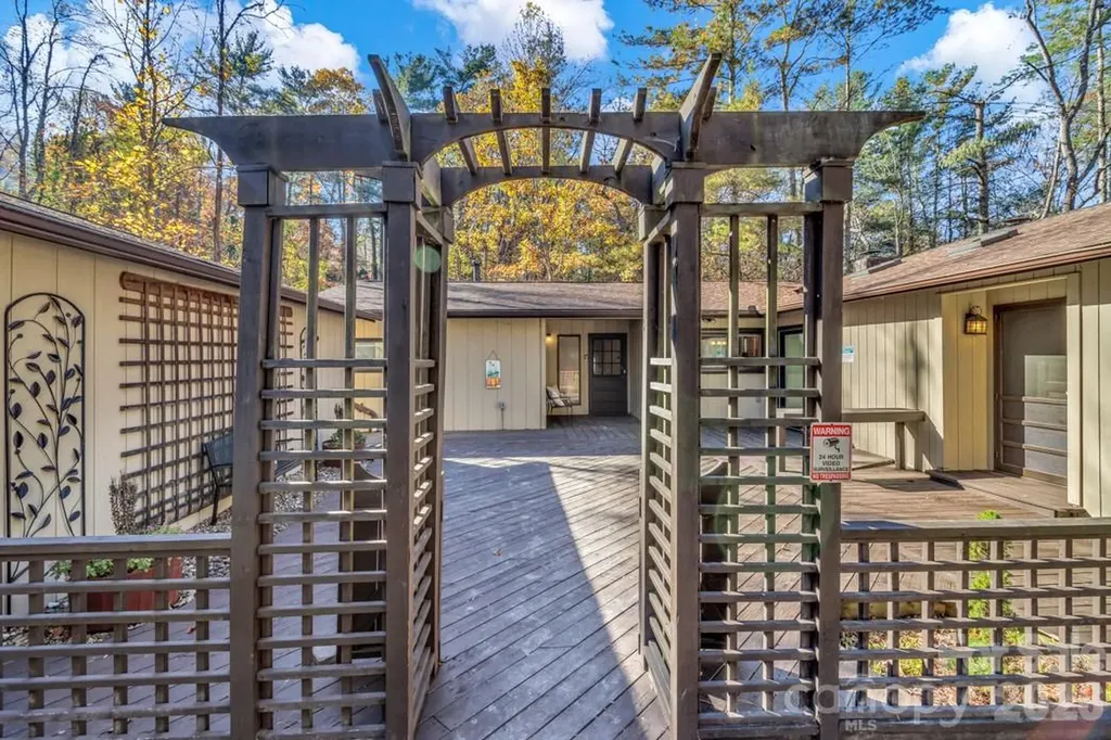 111 Hidden Pond Lane Asheville NC 28804