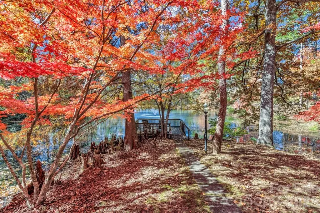 111 Hidden Pond Lane Asheville NC 28804