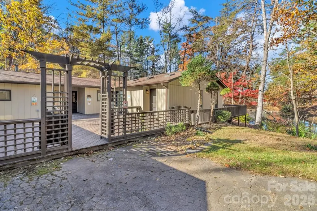 111 Hidden Pond Lane Asheville NC 28804