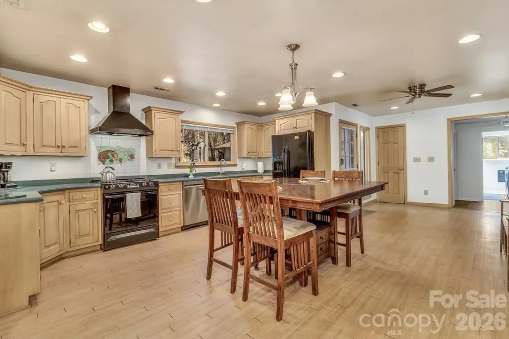 111 Hidden Pond Lane Asheville NC 28804