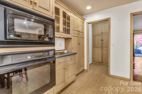 111 Hidden Pond Lane Asheville NC 28804