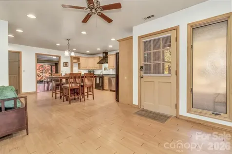 111 Hidden Pond Lane Asheville NC 28804