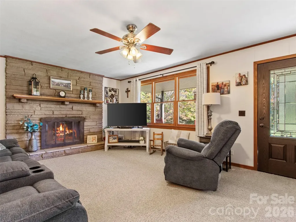 136 Roaring Spout Lane Burnsville NC 28714