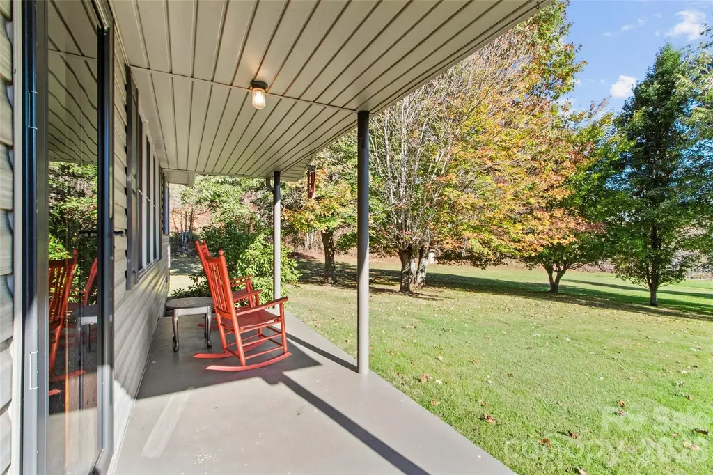 136 Roaring Spout Lane Burnsville NC 28714