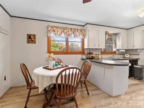 136 Roaring Spout Lane Burnsville NC 28714
