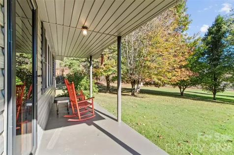 136 Roaring Spout Lane Burnsville NC 28714