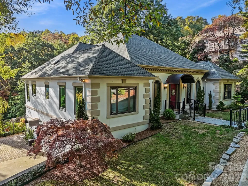 31 Ridge Drive S Hendersonville NC 28739