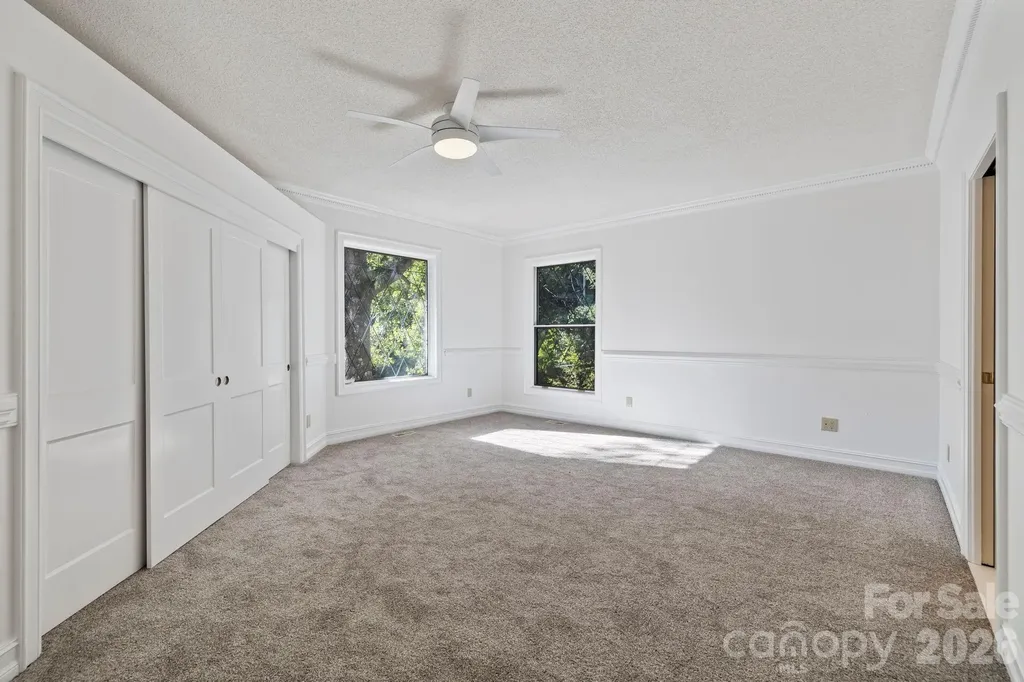 31 Ridge Drive S Hendersonville NC 28739
