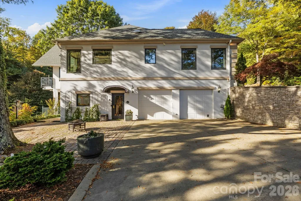 31 Ridge Drive S Hendersonville NC 28739