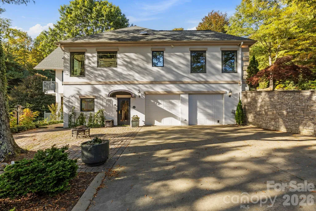31 Ridge Drive S Hendersonville NC 28739