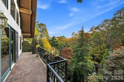 31 Ridge Drive S Hendersonville NC 28739
