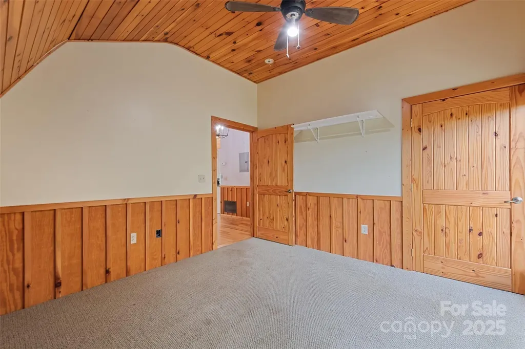 940 Haynes Cove Clyde NC 28721