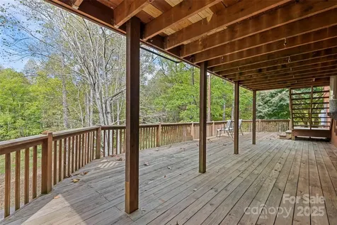 940 Haynes Cove Clyde NC 28721