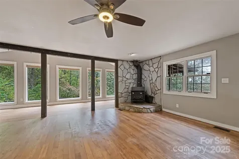 940 Haynes Cove Clyde NC 28721