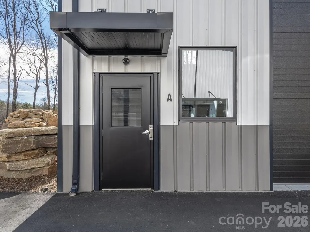 65 Speed Way Lake Toxaway NC 28747