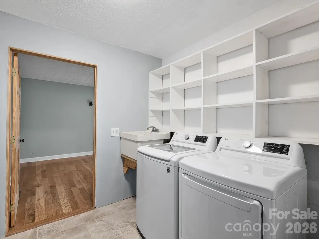 6 Star Berry Lane Fairview NC 28730