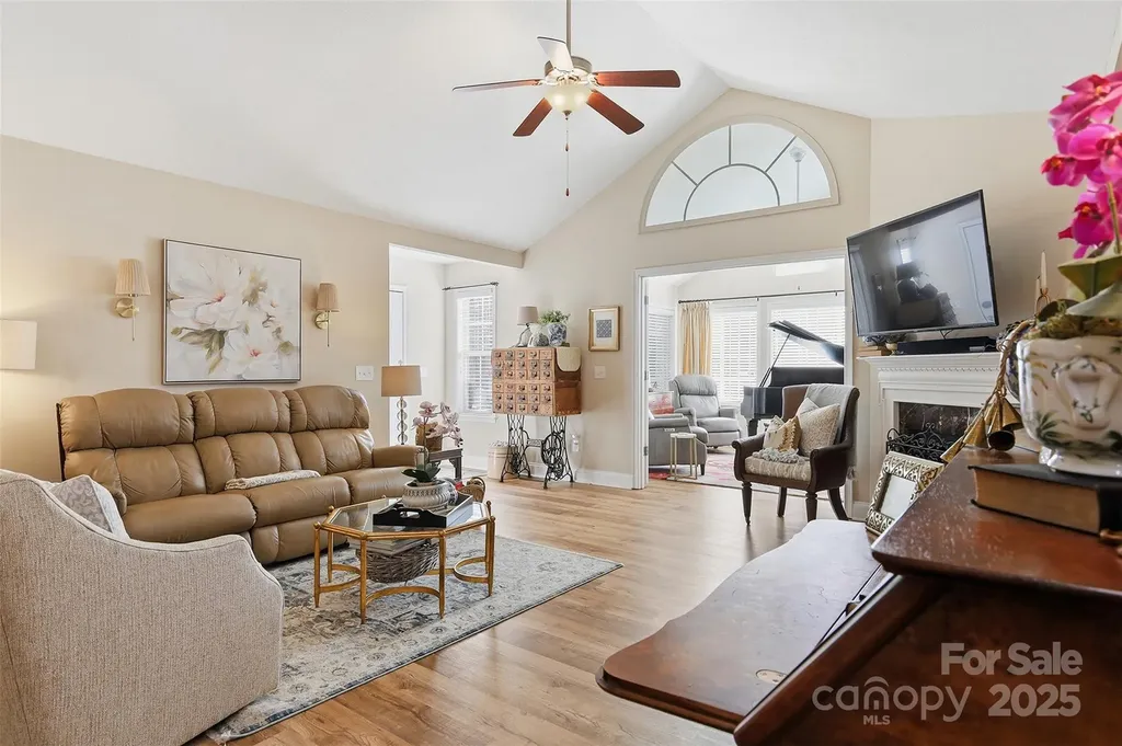 817 Wynnshire Drive Hickory NC 28601