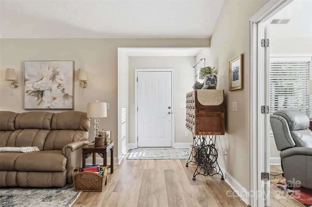 817 Wynnshire Drive Hickory NC 28601