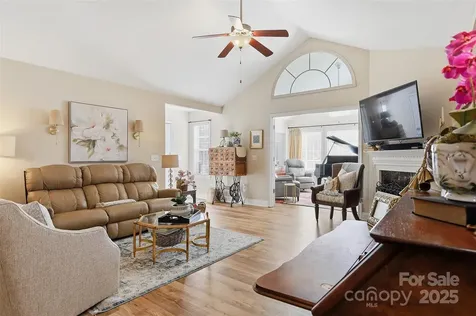 817 Wynnshire Drive Hickory NC 28601