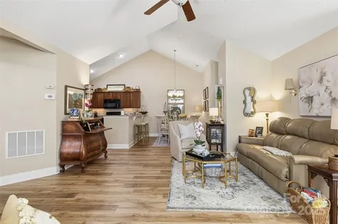 817 Wynnshire Drive Hickory NC 28601
