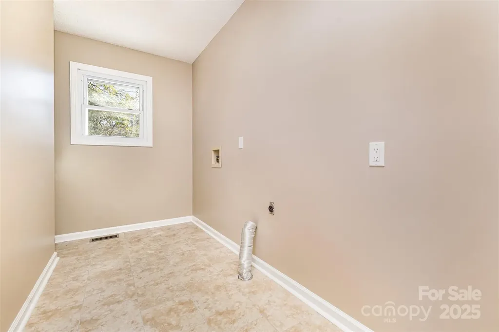 709 Robin Avenue Kannapolis NC 28081