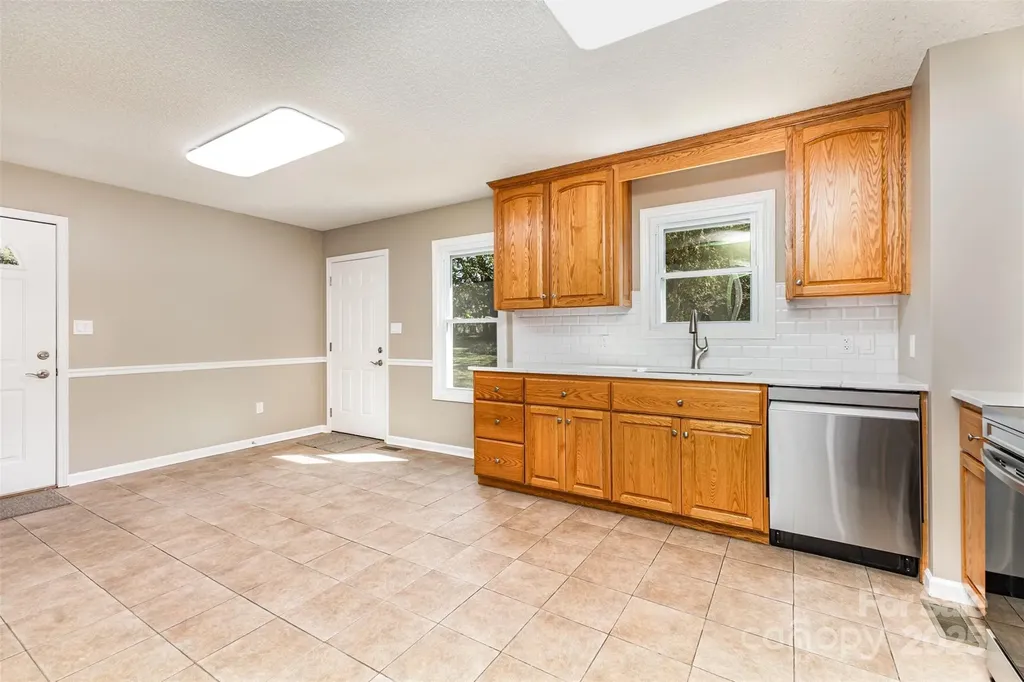 709 Robin Avenue Kannapolis NC 28081