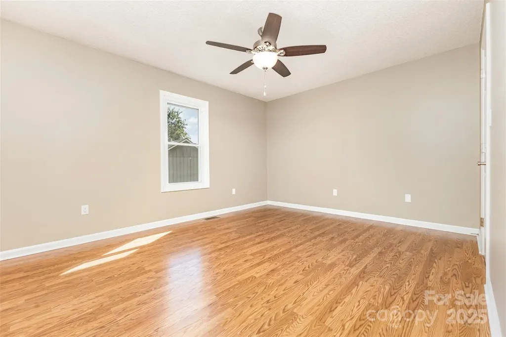 709 Robin Avenue Kannapolis NC 28081