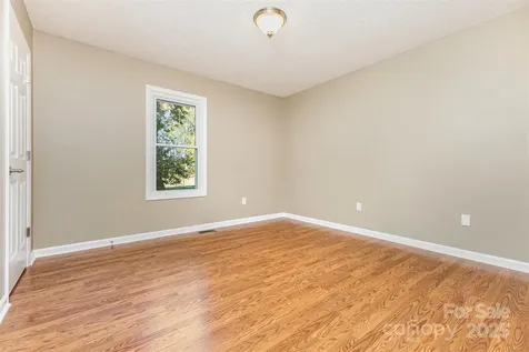 709 Robin Avenue Kannapolis NC 28081