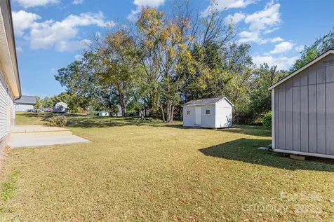 709 Robin Avenue Kannapolis NC 28081
