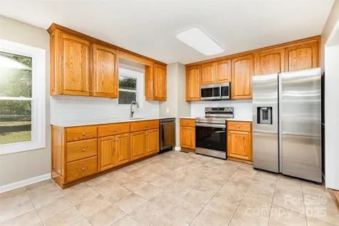 709 Robin Avenue Kannapolis NC 28081