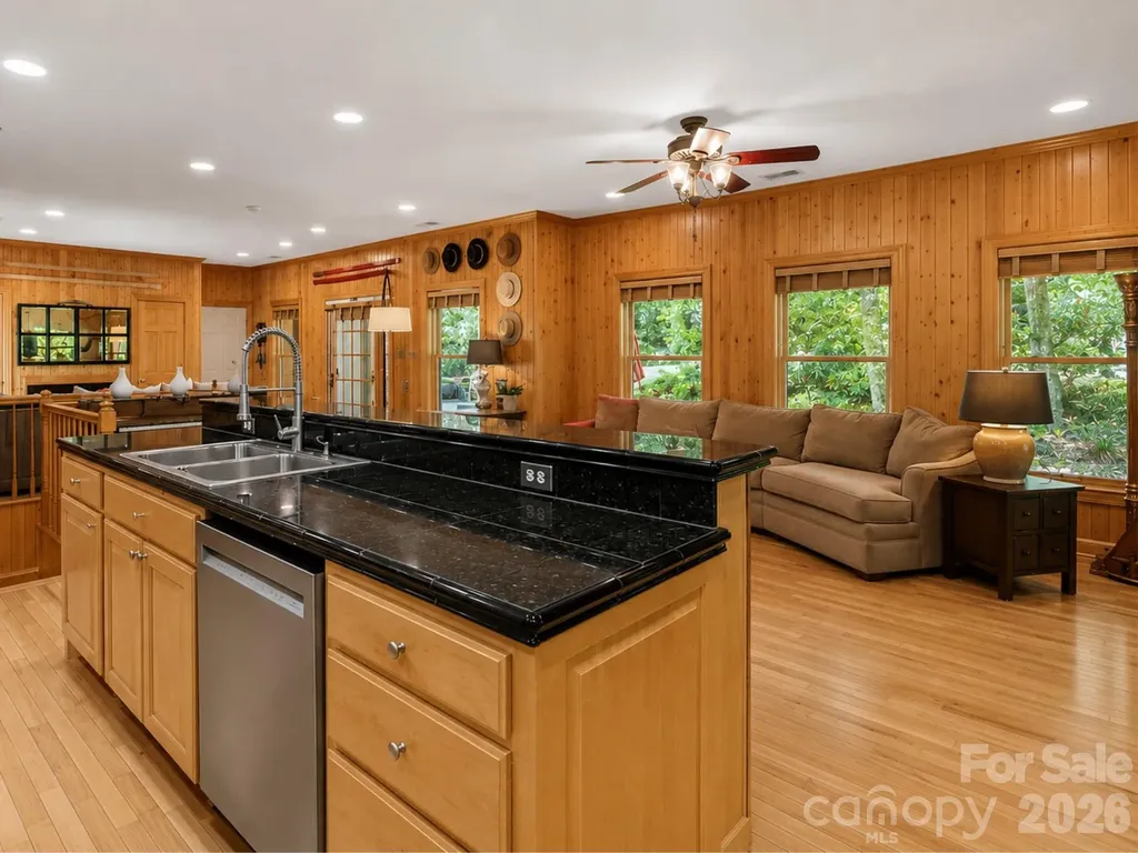 7255 Laurel Hill Drive Newland NC 28657