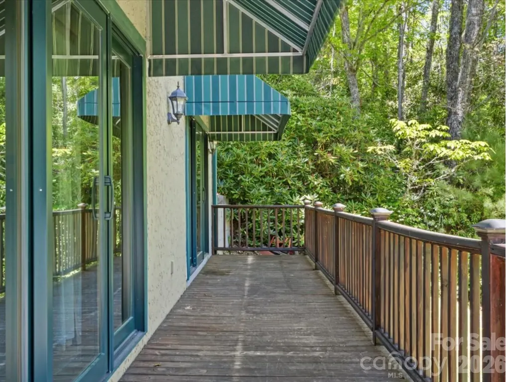 7255 Laurel Hill Drive Newland NC 28657