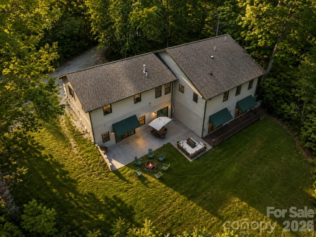 7255 Laurel Hill Drive Newland NC 28657