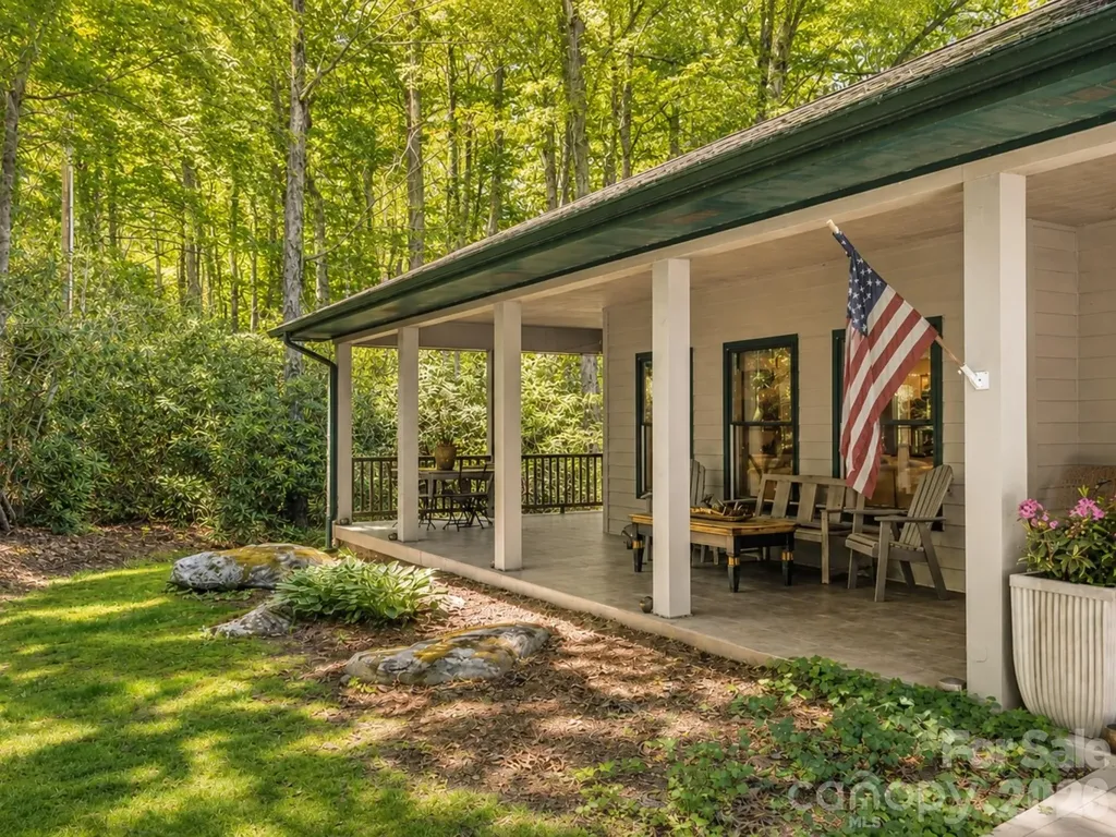 7255 Laurel Hill Drive Newland NC 28657