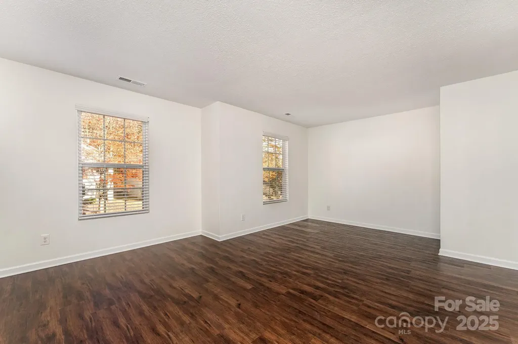 7601 Eben Drive Charlotte NC 28269