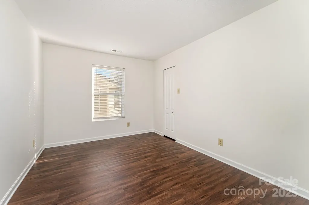 7601 Eben Drive Charlotte NC 28269