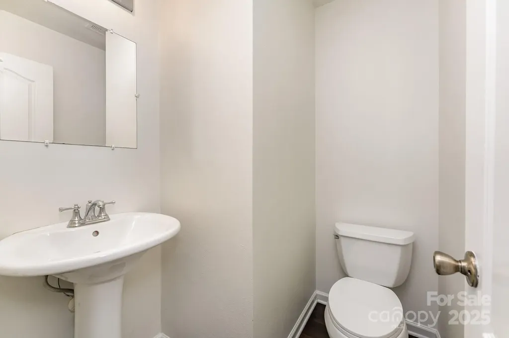 7601 Eben Drive Charlotte NC 28269