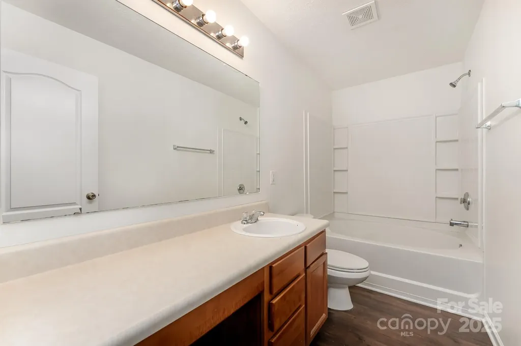 7601 Eben Drive Charlotte NC 28269