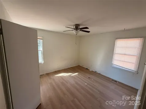 828 Tennyson Drive Charlotte NC 28208