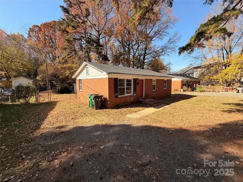 828 Tennyson Drive Charlotte NC 28208