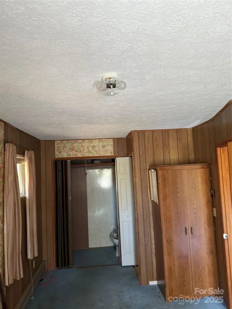 202 Lyndhurst Drive Hendersonville NC 28791