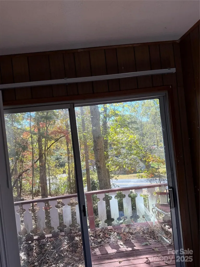 202 Lyndhurst Drive Hendersonville NC 28791