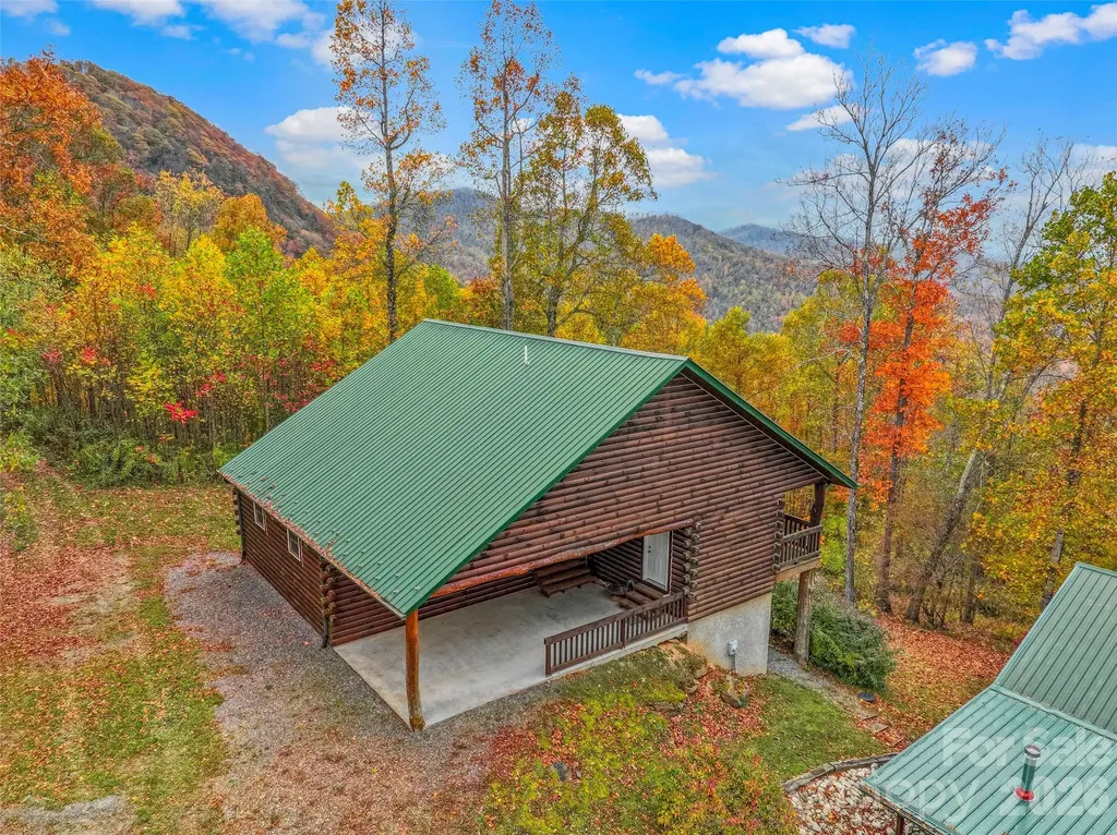 1447/1421 Ayers Mountain Road Green Mountain NC 28740