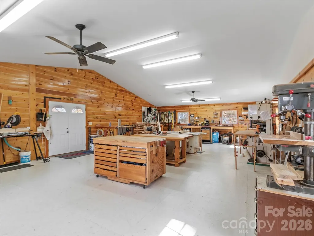 1447/1421 Ayers Mountain Road Green Mountain NC 28740