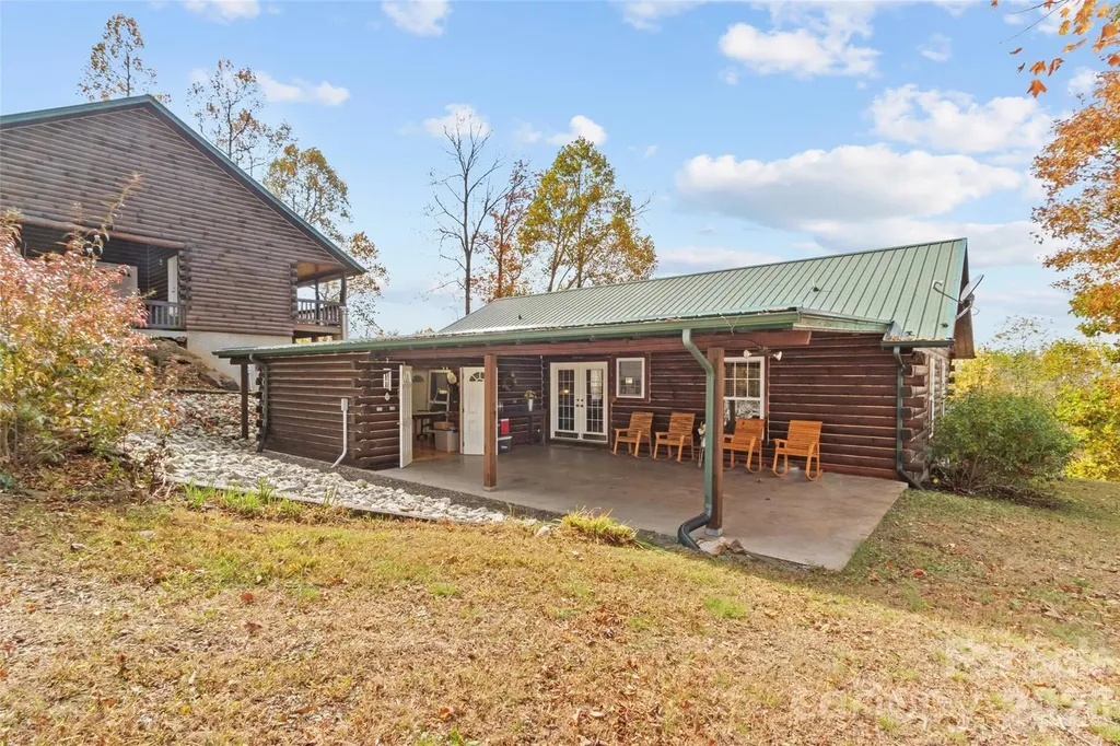 1447/1421 Ayers Mountain Road Green Mountain NC 28740