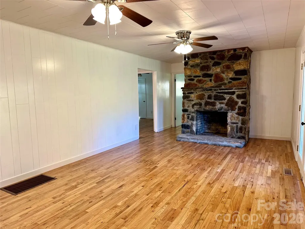 208 Murdock Road Bakersville NC 28705