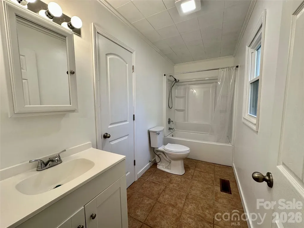 208 Murdock Road Bakersville NC 28705